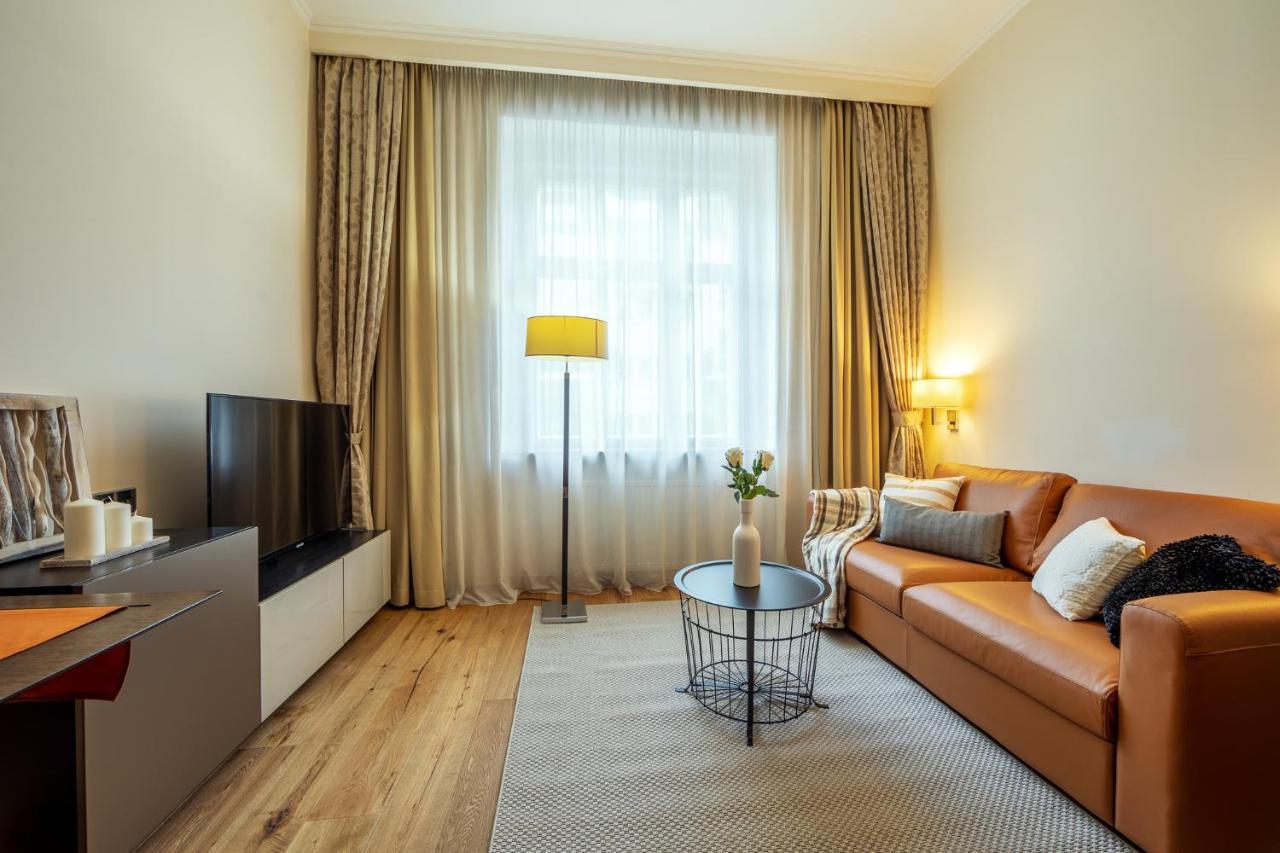 Design Merrion Hotel Praha Bagian luar foto