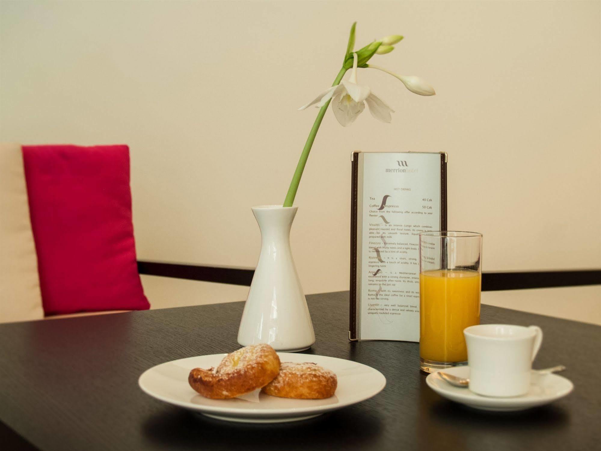 Design Merrion Hotel Praha Bagian luar foto